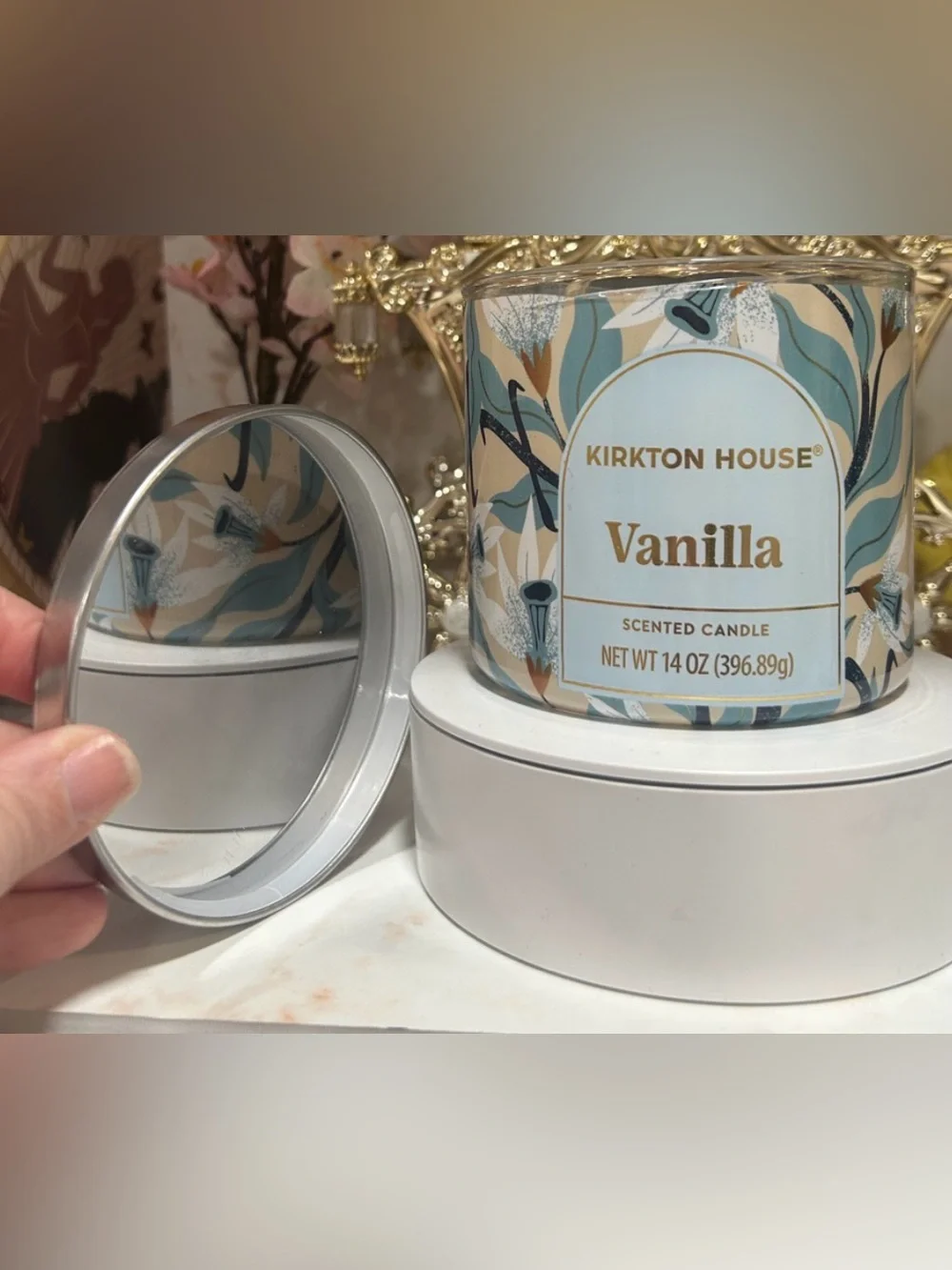 Kirkton House 3 wick Vanilla Scented Candle. Floral Design. NWOB.
